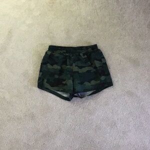 OLD NAVY ACTIVE Camo athletic shorts